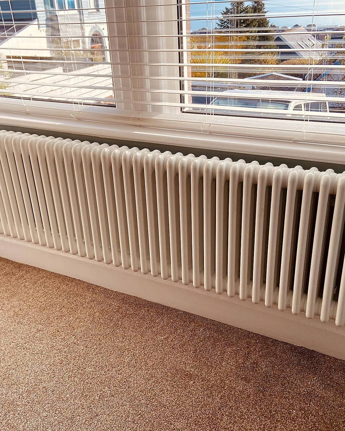 White column radiator